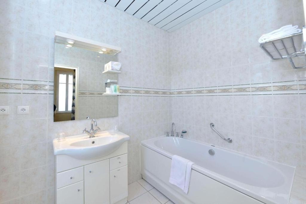 Hotel Castel Jeanson Ay-Champagne Zimmer foto